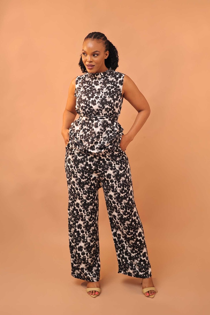 Muted black pattern luxe set